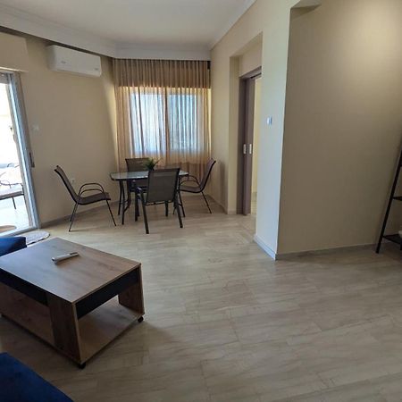 Beachfront Apartment Nea Moudania Buitenkant foto
